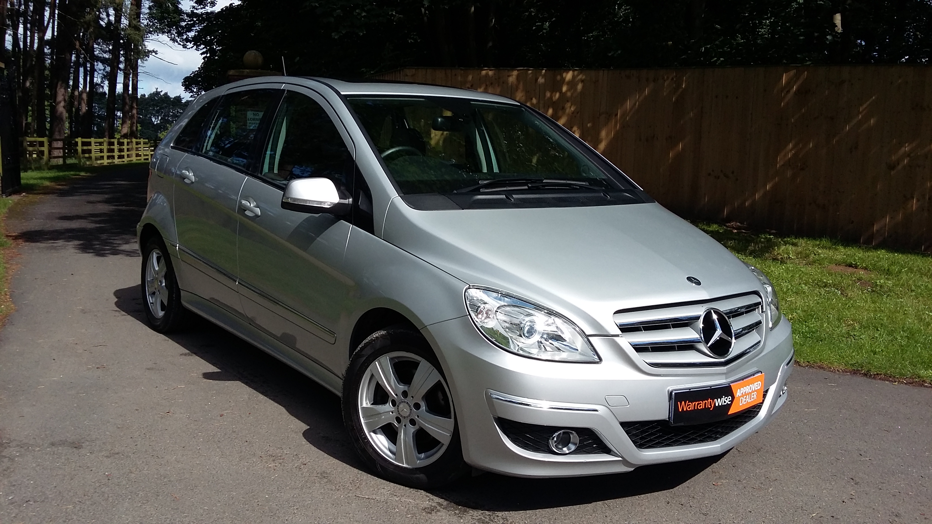 Low mileage Mercedes B180 Diesel Auto for sale by Woodlands Cars (3