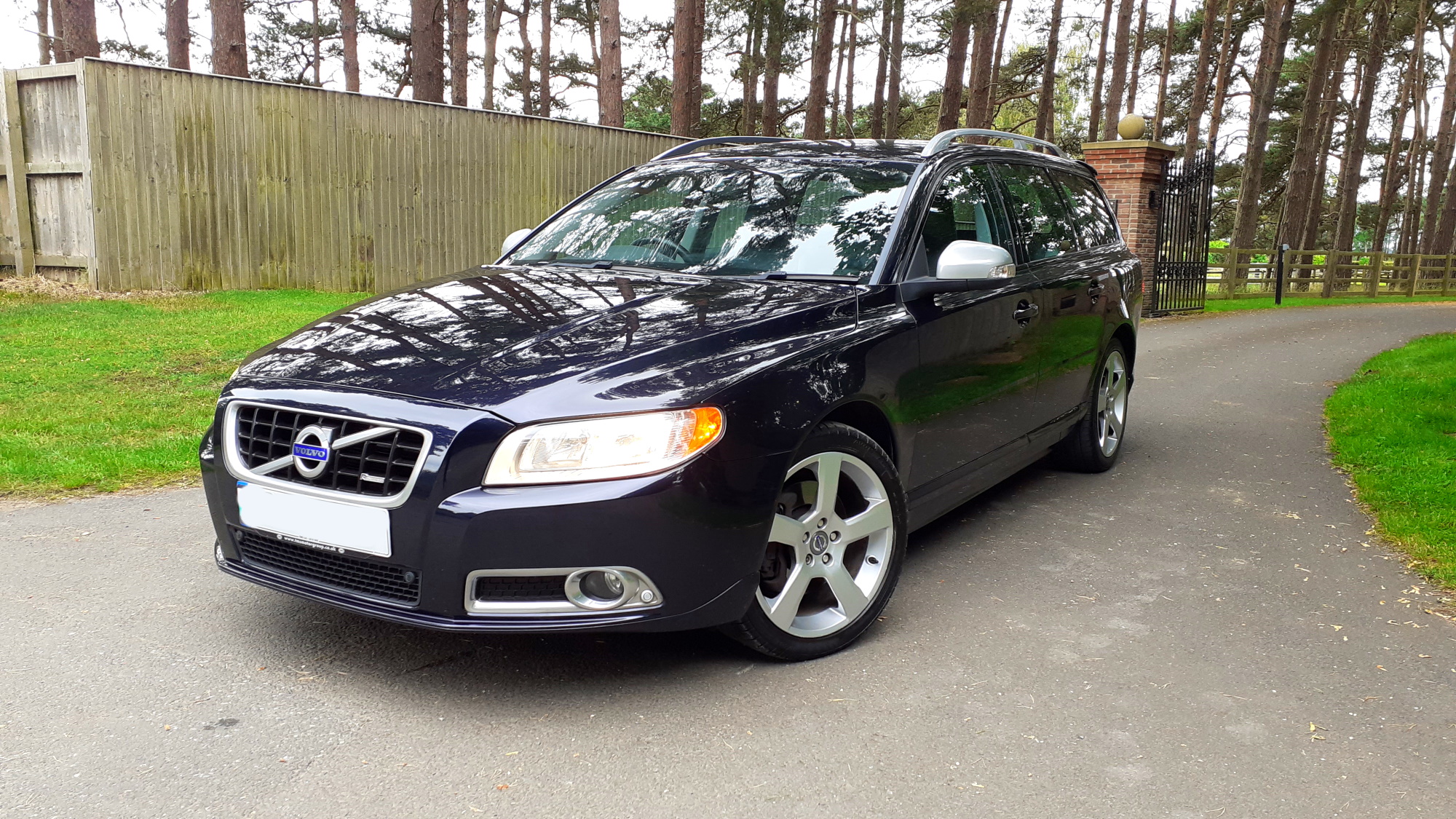 2009 Volvo V70 2.4D RDesign for sale by Woodlands Cars (2